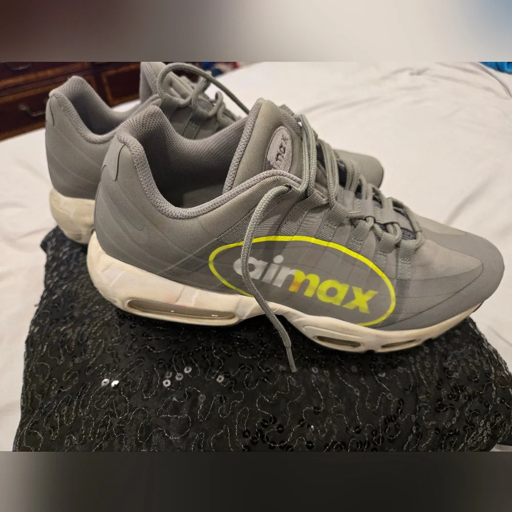 Nike Gray and Yellow Men's Shoes‎
